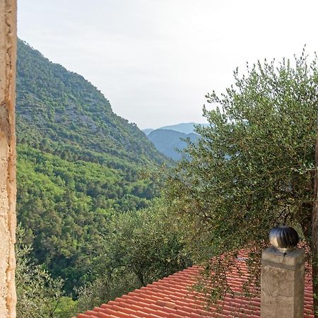 Vila Ti Kaz Papang Peille Exteriér fotografie