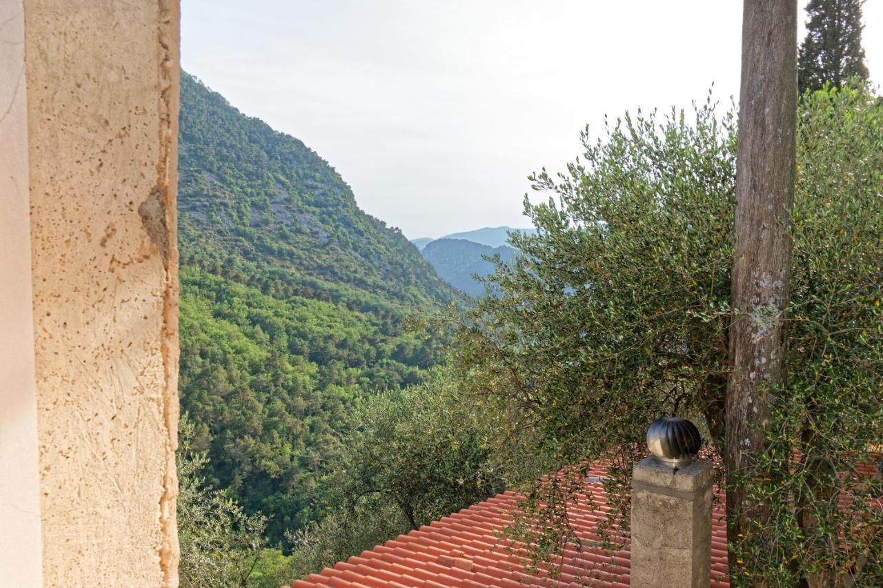Vila Ti Kaz Papang Peille Exteriér fotografie